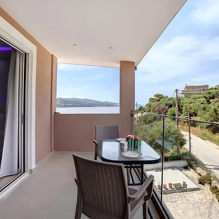 Dionysia S7 אליקאנאס