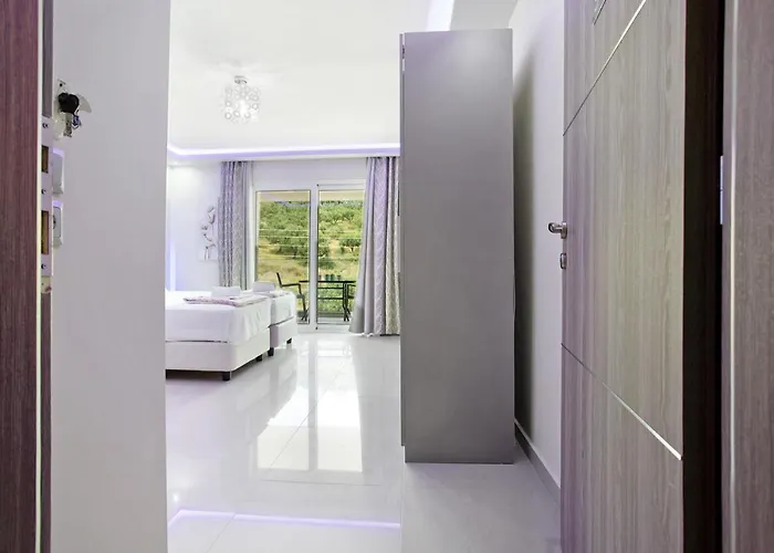 Apartment Dionysia S7 *